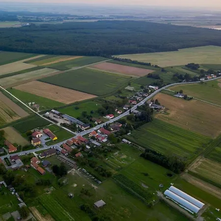 Ranch Kamovci21 Vakantiehuis *